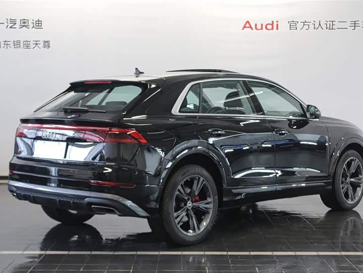 Фото 5 - Audi Q8