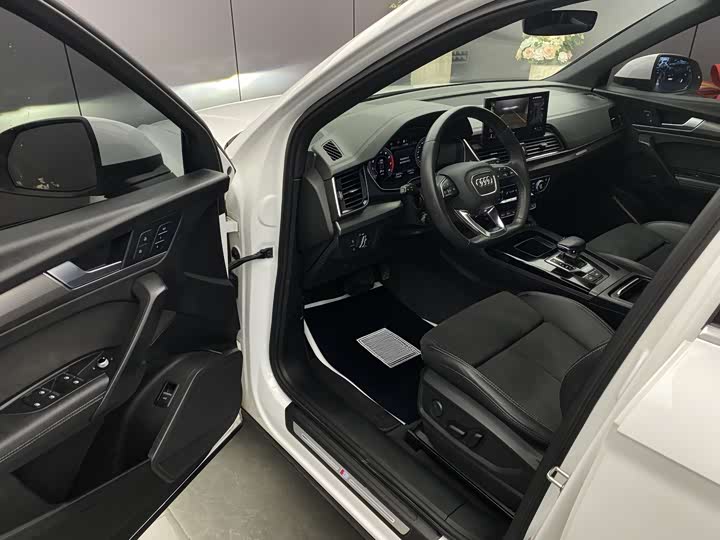 Фото 5 - Audi Q5L Sportback