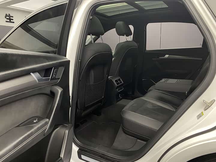 Фото 6 - Audi Q5L Sportback