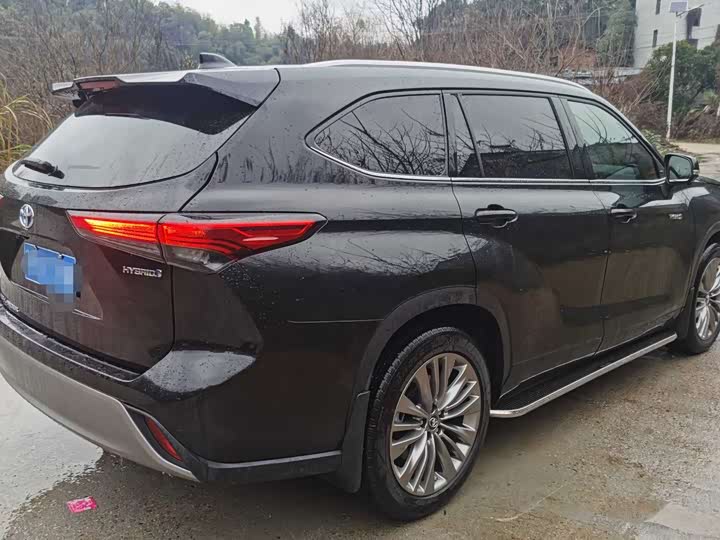 Фото 2 - Toyota Highlander