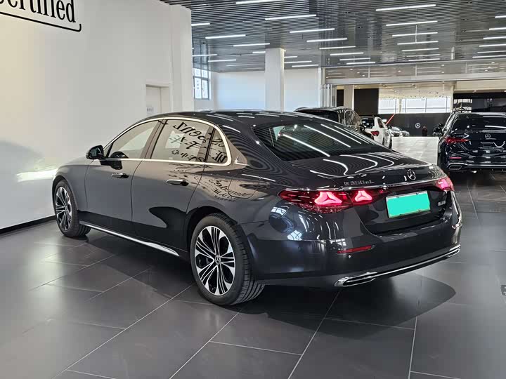 Фото 3 - Mercedes-Benz E-Class Hybrid