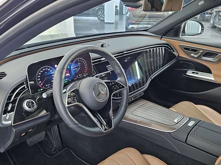 Фото 9 - Mercedes-Benz E-Class Hybrid