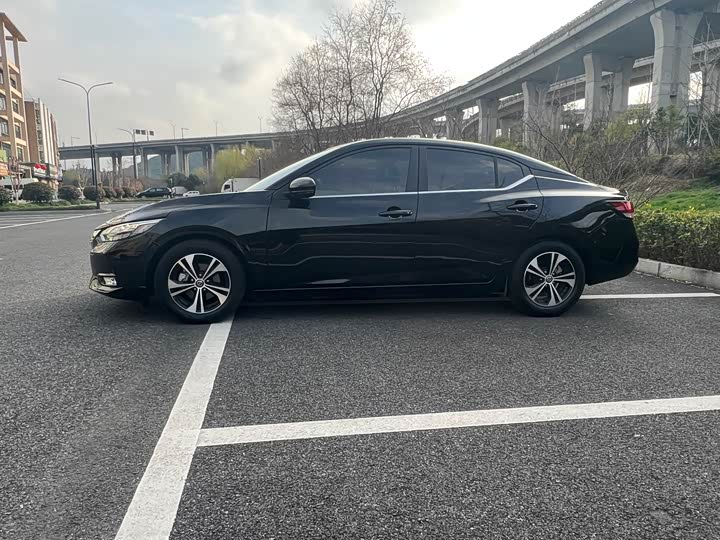 Фото 4 - Nissan Sylphy