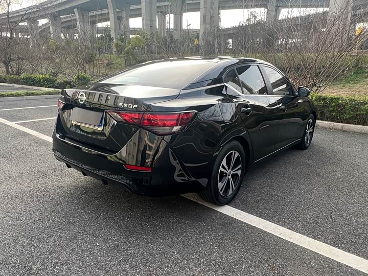Фото 5 - Nissan Sylphy