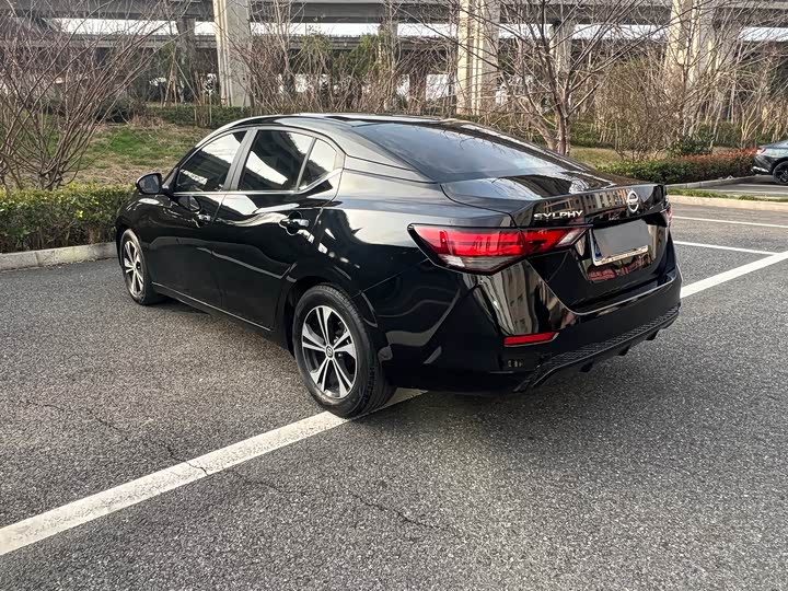 Фото 7 - Nissan Sylphy