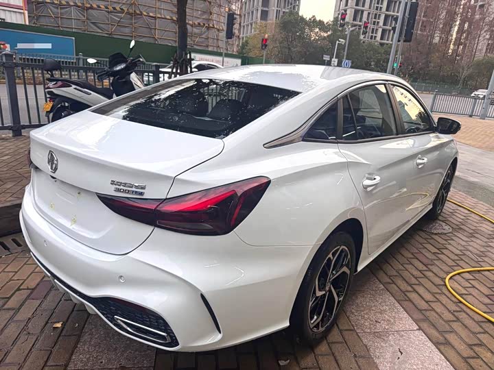 Фото 9 - MG Motor 5