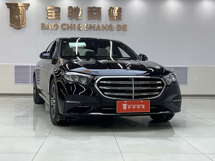 Фото 2 - Mercedes-Benz E-Class