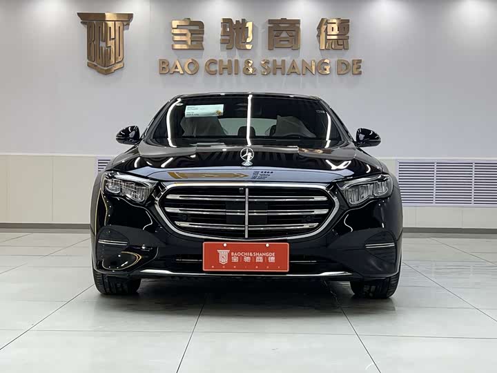 Фото 4 - Mercedes-Benz E-Class