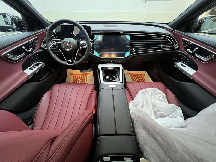 Фото 9 - Mercedes-Benz E-Class