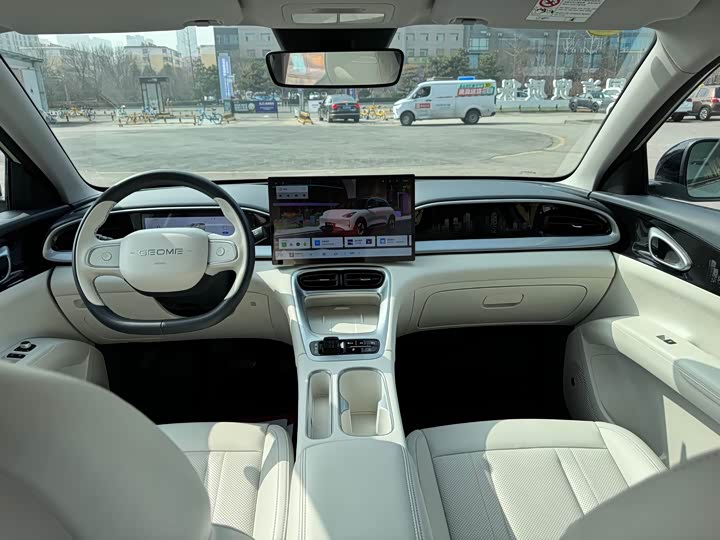 Фото 8 - Geely Galaxy Geome