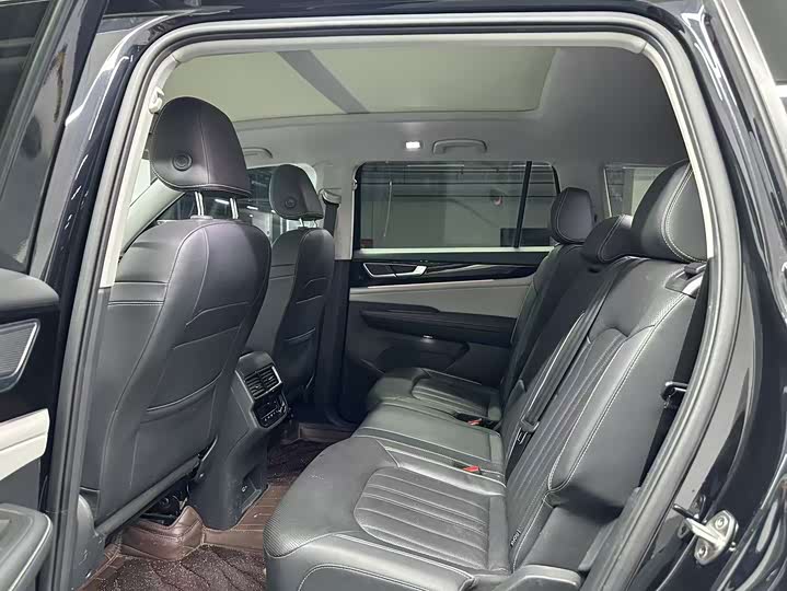 Photo 5 - Volkswagen Teramont Pro