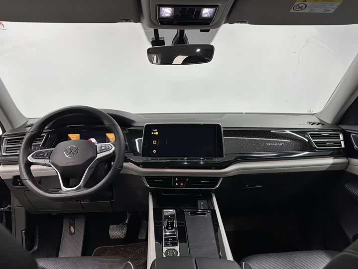 Photo 6 - Volkswagen Teramont Pro