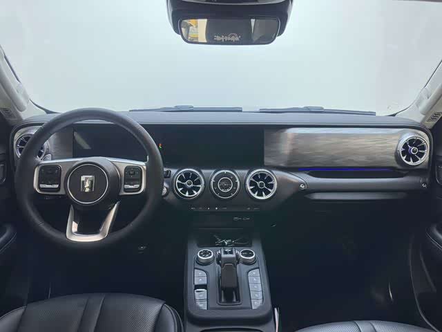 Фото 4 - Tank 300