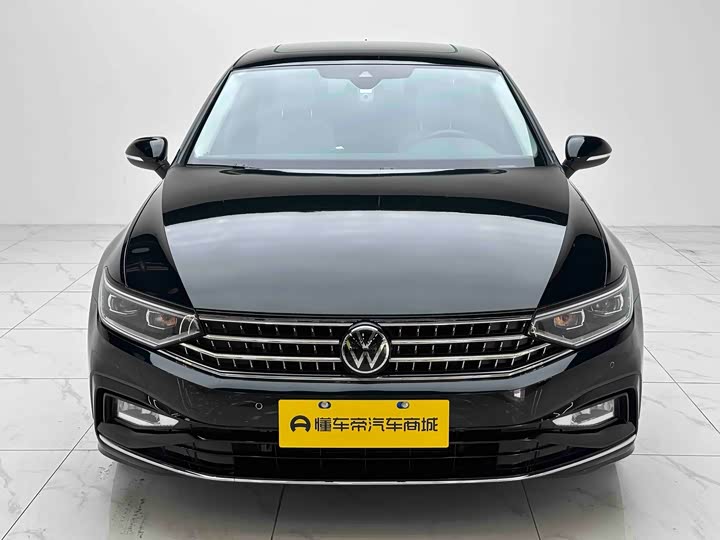 Photo 3 - Volkswagen Magotan