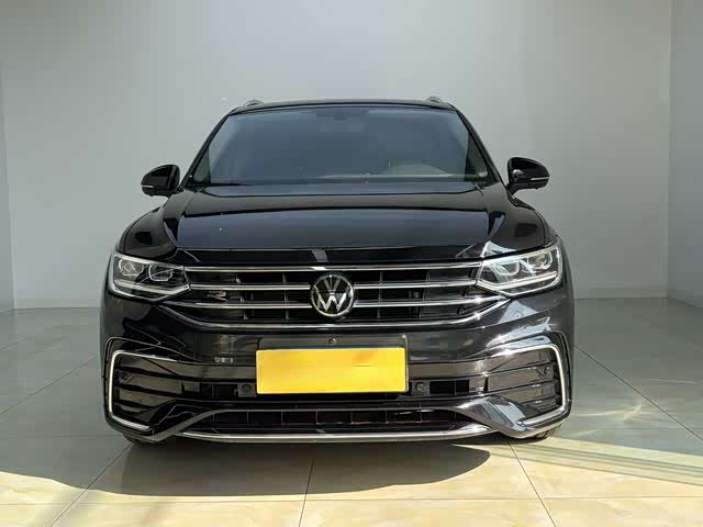Фото 2 - Volkswagen Tiguan L Pro
