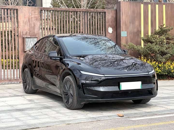 Photo 3 - Tesla Model Y