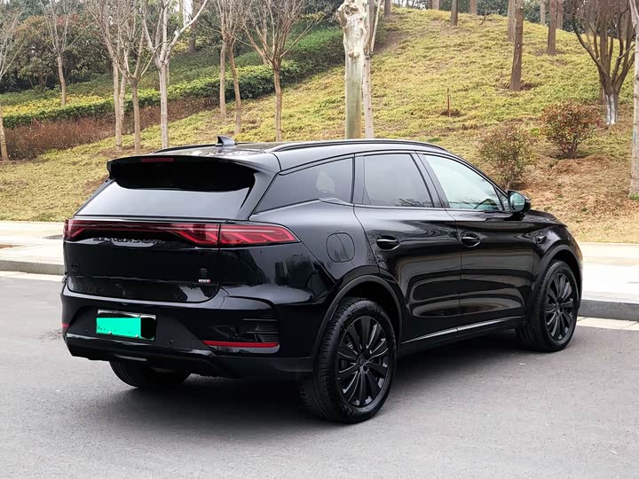 Photo 4 - BYD Tang Hybrid/EV