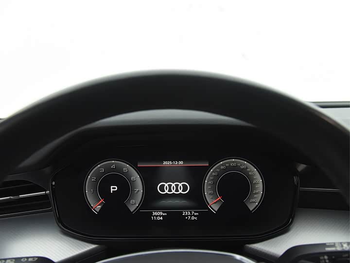 Фото 9 - Audi Q6