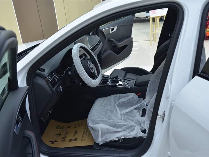 Фото 4 - Audi A4L