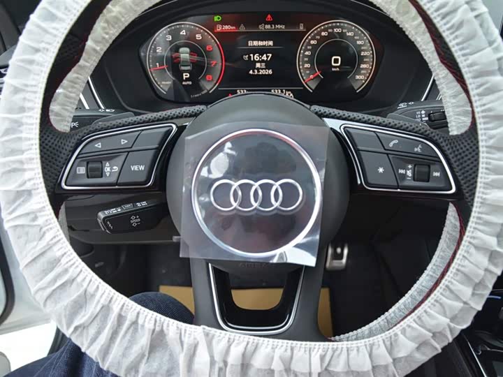 Фото 8 - Audi A4L
