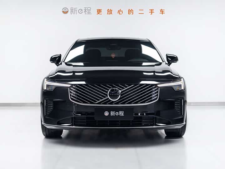 Фото 2 - Volvo S90