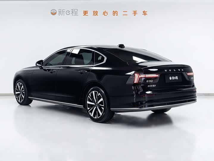 Фото 6 - Volvo S90