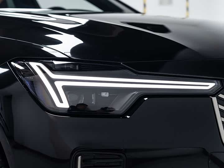 Фото 8 - Volvo S90