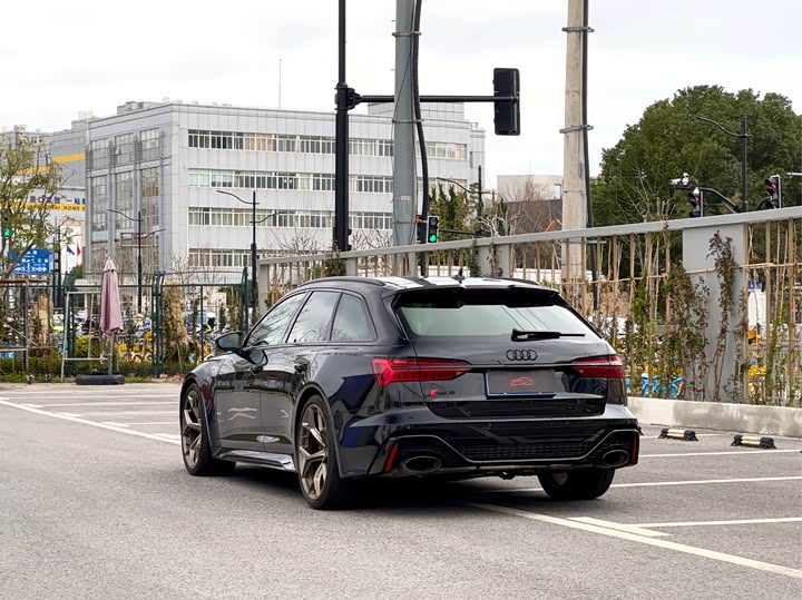 Фото 6 - Audi RS 6