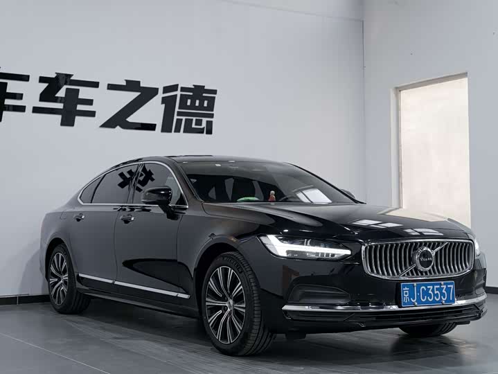 Фото 2 - Volvo S90