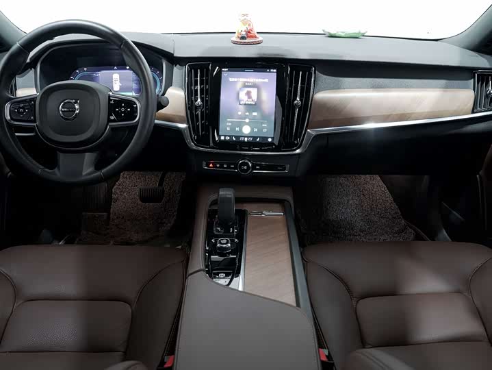 Фото 4 - Volvo S90