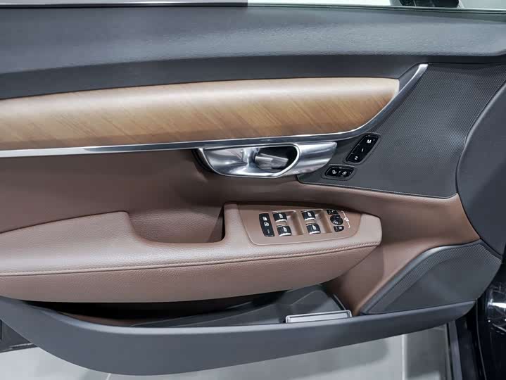 Фото 7 - Volvo S90