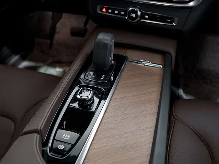 Фото 8 - Volvo S90