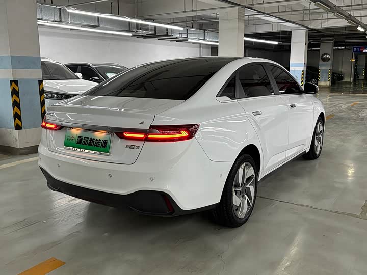 Фото 6 - Geely Geometry A