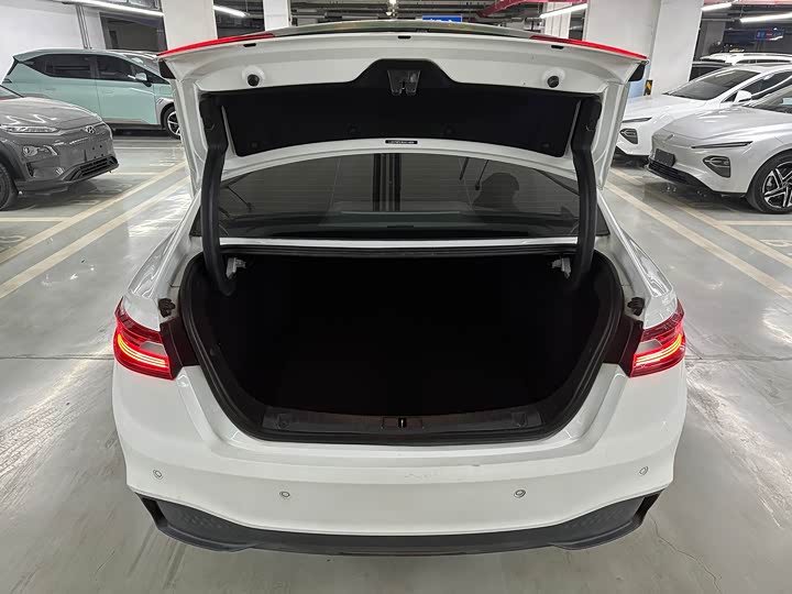 Фото 7 - Geely Geometry A