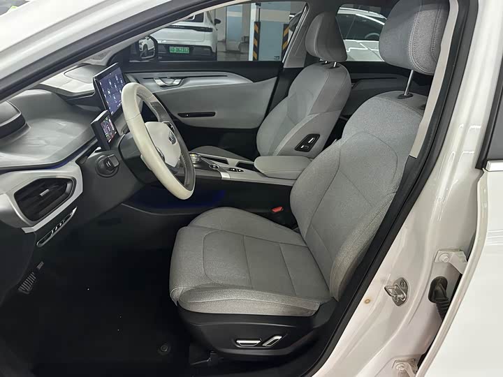 Фото 8 - Geely Geometry A