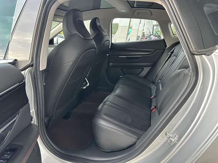 Фото 6 - XPeng P7