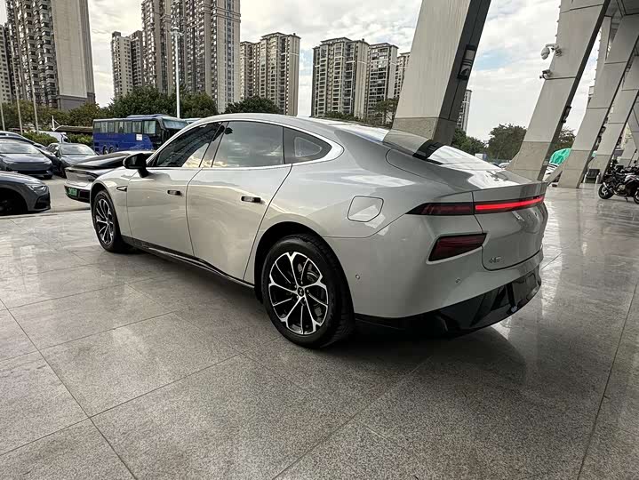 Фото 7 - XPeng P7