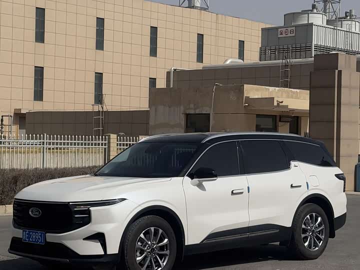 Фото 1 - Ford Edge