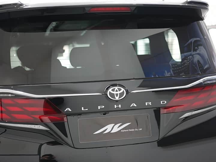 Фото 5 - Toyota Alphard