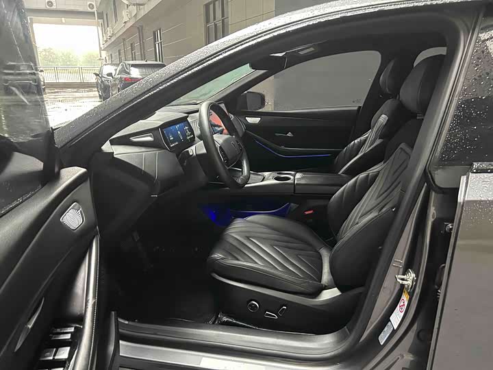 Фото 8 - Changan Deepal SL03