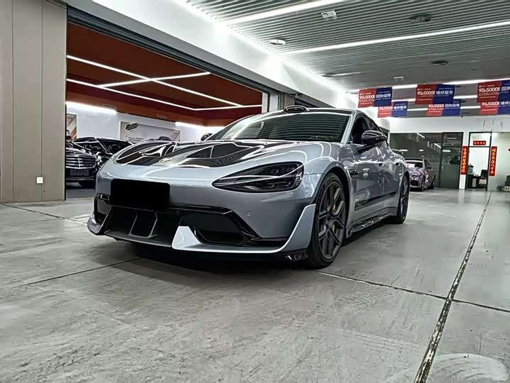 Фото 1 - Xiaomi SU7 Ultra