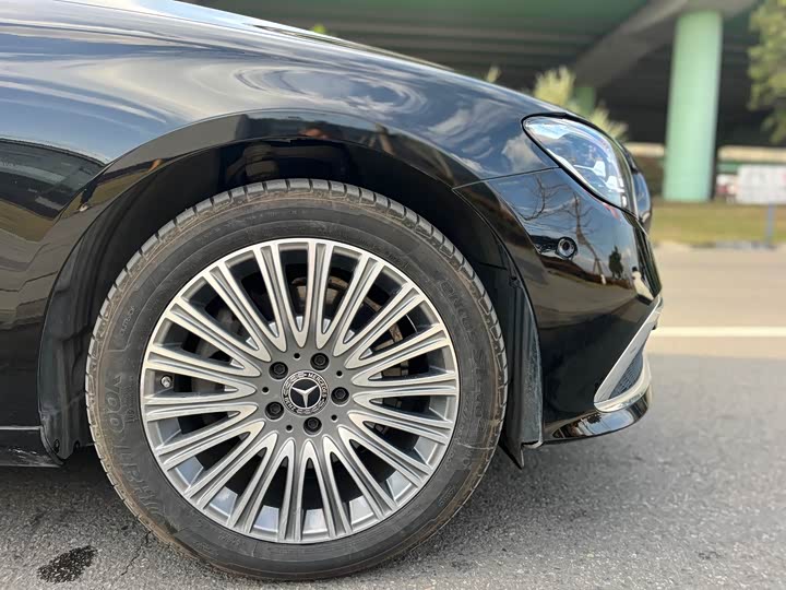 Фото 9 - Mercedes-Benz E-Class