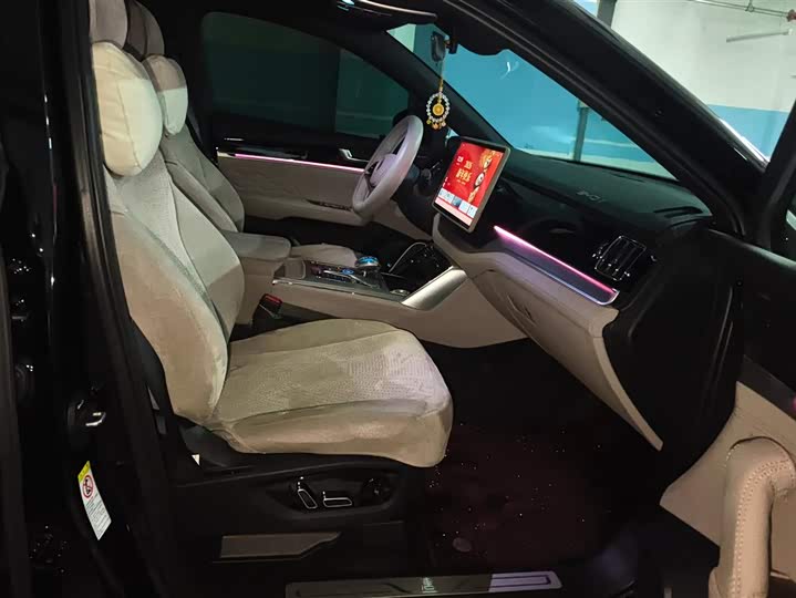 Фото 8 - BYD Tang Hybrid/EV