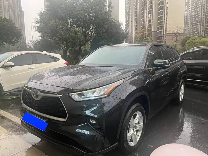 Фото 1 - Toyota Highlander