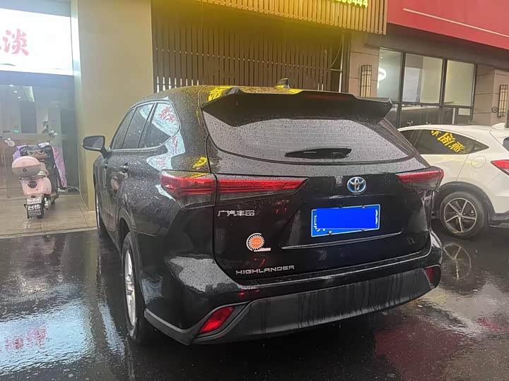 Фото 2 - Toyota Highlander