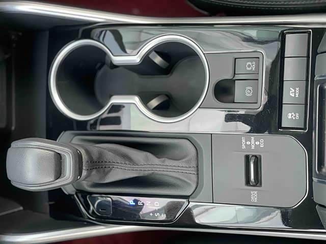 Фото 7 - Toyota Highlander