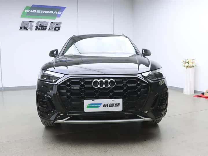 Фото 2 - Audi Q5L