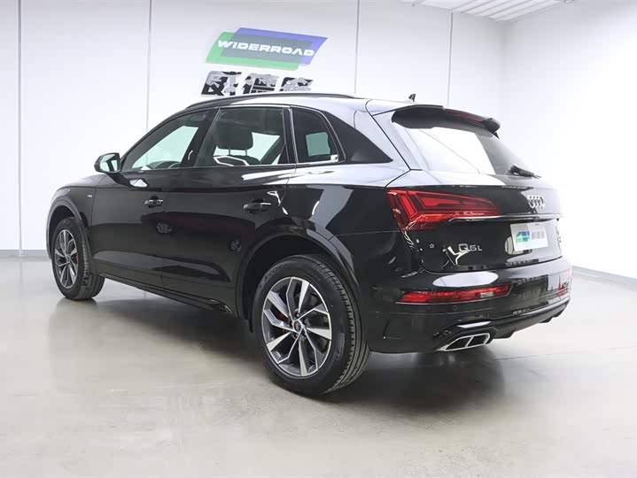 Фото 6 - Audi Q5L