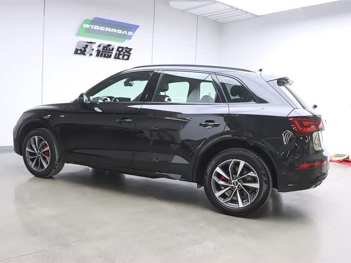 Фото 7 - Audi Q5L