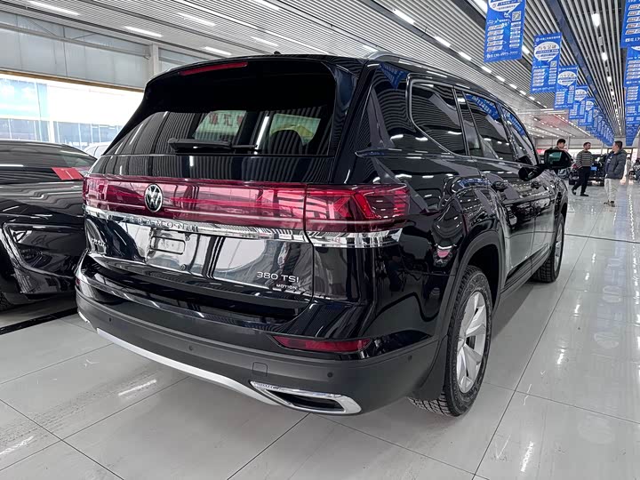 Photo 6 - Volkswagen Teramont Pro